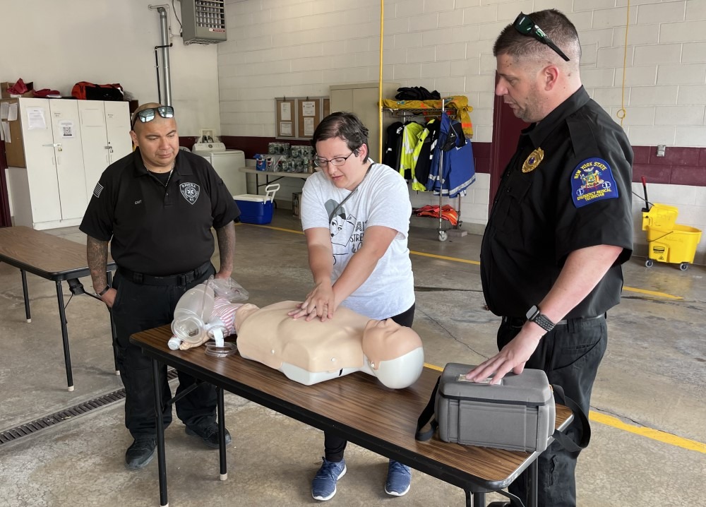 GOOD NEWS!: Rescue squad puts lifesaving skills in residents’ hands