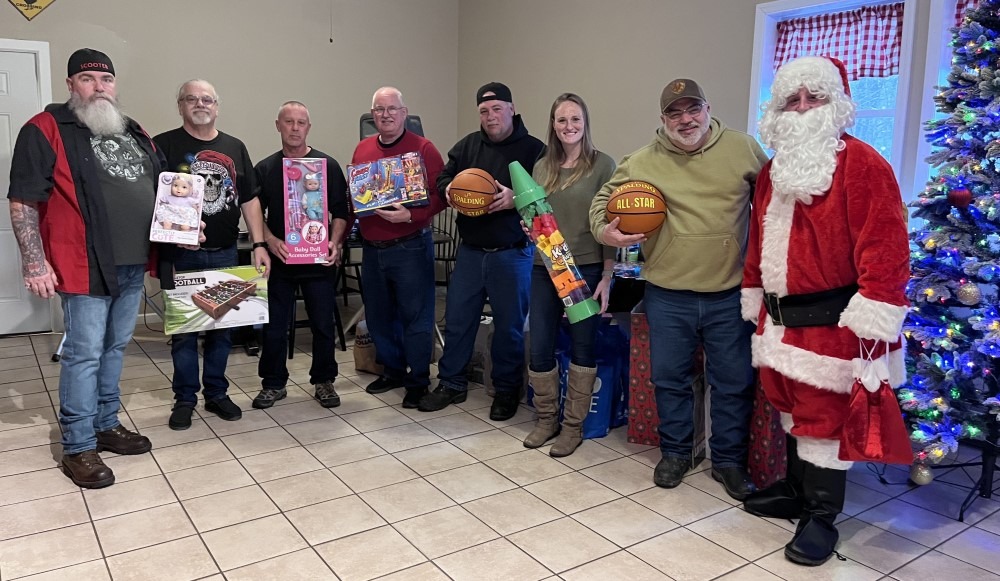 GOOD NEWS!: Motorcycle clubs join forces to brighten Christmas